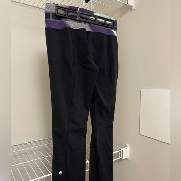 Lululemon reversible yoga pants - Picture 3 of 4